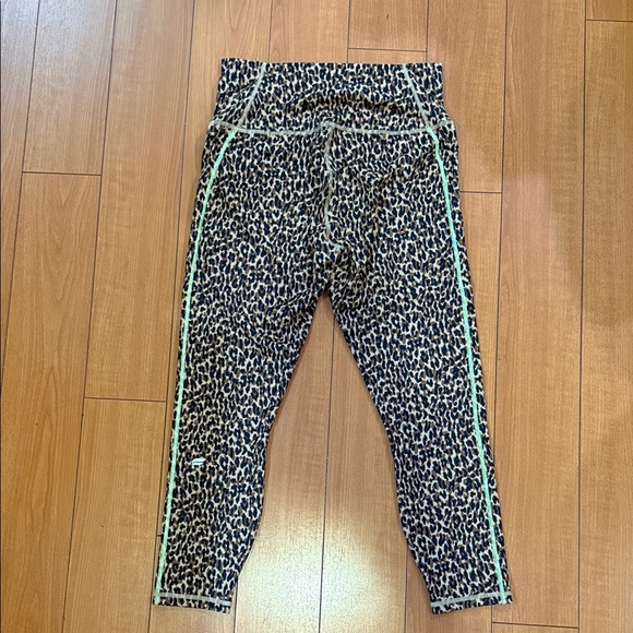Fabletics Leopard Print Leggings - Picture 5 of 7
